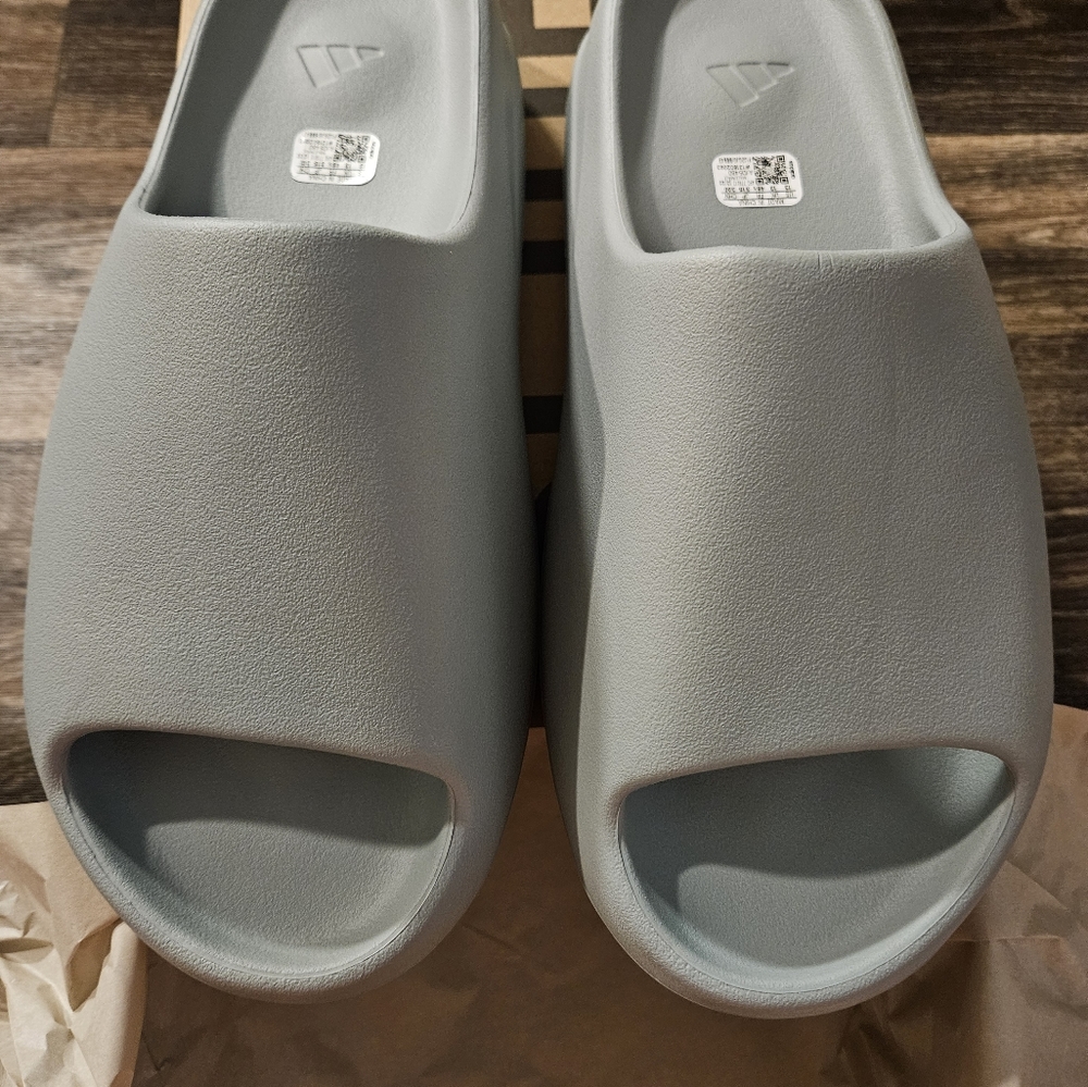 Yeezy slide Salt size 13 ID5480